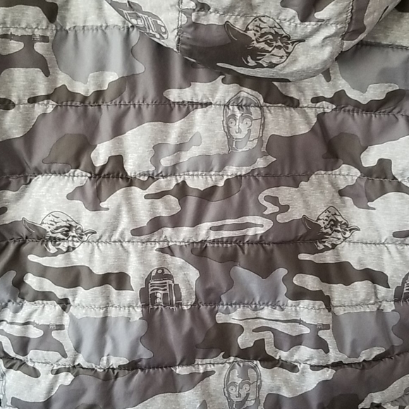 EUC Boys Star Wars Hoodie Camo Puffer Jacket - Picture 6 of 7